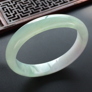 (超值推荐)糯冰种晴水贵妃镯(55.3mm-49mm)
