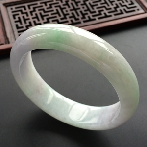 (超值推荐)糯冰种淡春带彩手镯(56.5mm)