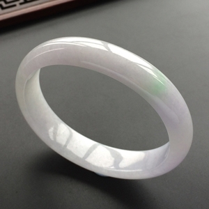 (超值推荐)糯冰种淡春带彩贵妃镯(55.8mm-47.6mm)