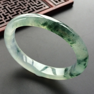 (超值推荐)冰种飘花贵妃镯(52mm-44.7mm)