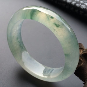 (超值推荐)冰种飘花手镯(56.3mm)