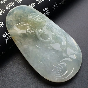 冰种晴水略带黄翡莲趣挂件