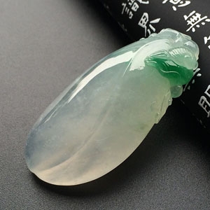(超值推荐)冰种飘绿花福瓜挂件