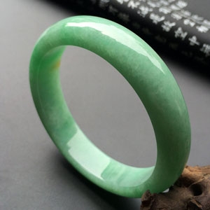 (超值推荐)糯冰种豆色手镯(59mm)