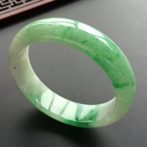 (超值推荐)糯冰种飘翠手镯(53.6mm)