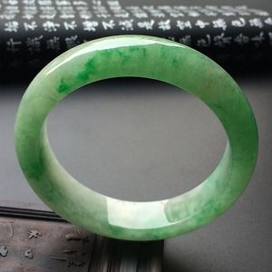 （超值推荐）糯冰种飘翠手镯（56mm）
