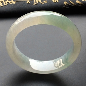 (超值推荐)冰种淡晴水手镯(57mm)