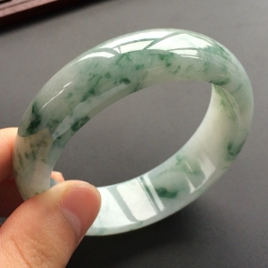 (超值推荐)糯冰种飘花手镯(57.6mm)