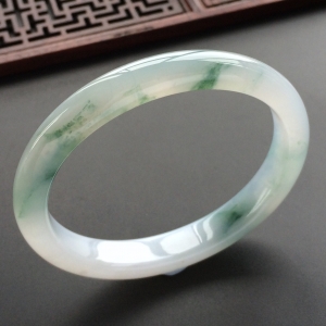 (超值推荐)冰种飘花贵妃镯(54.2mm-47.6mm)