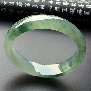 （超值推荐）冰种飘花贵妃镯（53.9mm-49mm）