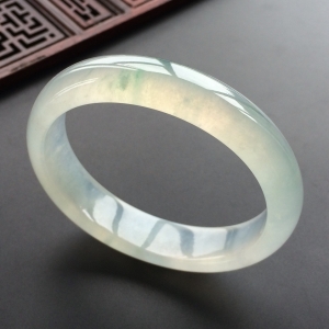 (超值推荐)冰种略飘花贵妃镯(57mm-49.5mm)