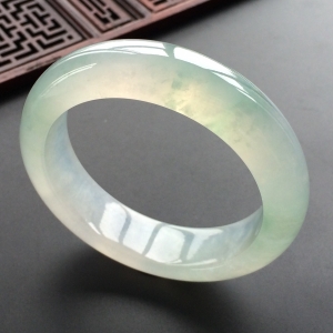 (超值推荐)冰种略飘花手镯(54.7mm)