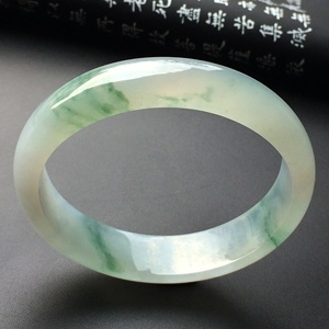 (超值推荐)冰种飘花手镯(55mm-48.5mm)