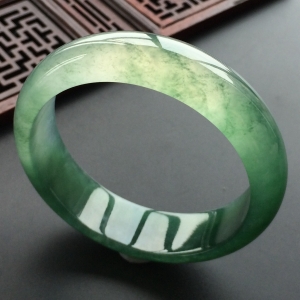 (超值推荐)冰种飘花手镯(55.2mm)