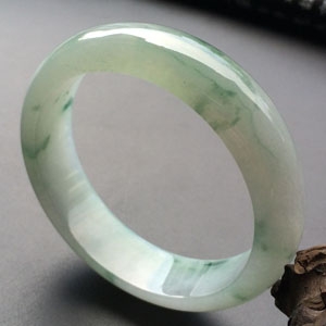 (超值推荐)糯冰种飘花手镯(57.9mm)