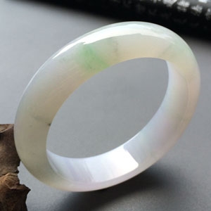 (超值推荐)糯冰种淡春带彩手镯(52.3mm)