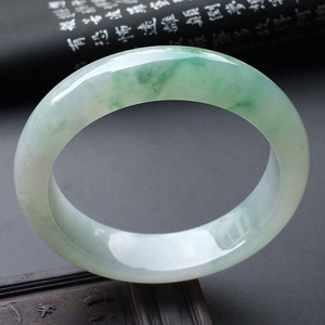糯冰种略飘花手镯(57.3mm)