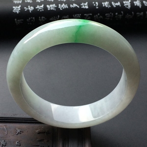 (超值推荐)糯冰种飘翠手镯(56.4mm )