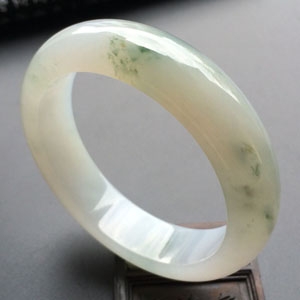 (超值推荐)糯冰种飘花手镯（58.3mm）