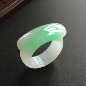 (超值推荐)糯冰种飘翠马鞍指环