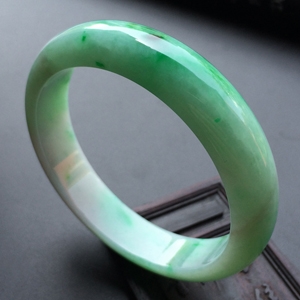 (超值推荐)糯冰种飘翠手镯(56.4mm )