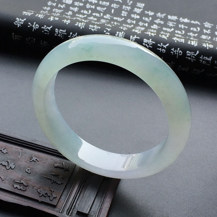 冰种略飘花手镯(56.7mm)