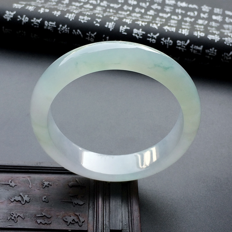 冰种略飘花手镯(56.7mm)