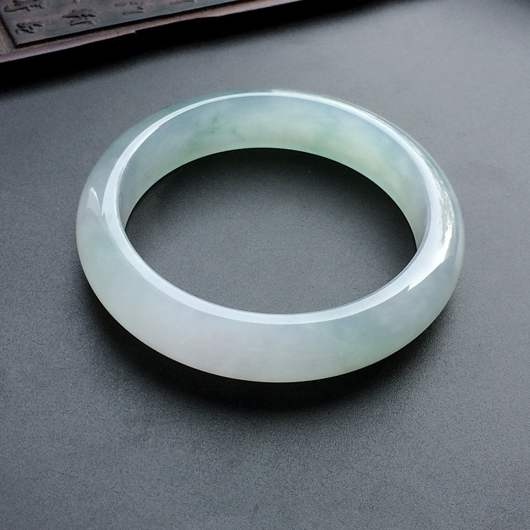 冰种略飘花手镯(56.7mm)
