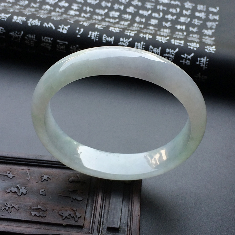 糯冰种晴水贵妃镯（57.6mm-51.7mm）