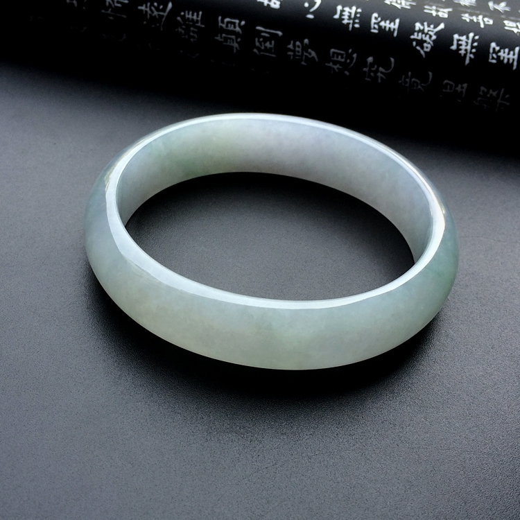 糯冰种晴水贵妃镯（57.6mm-51.7mm）