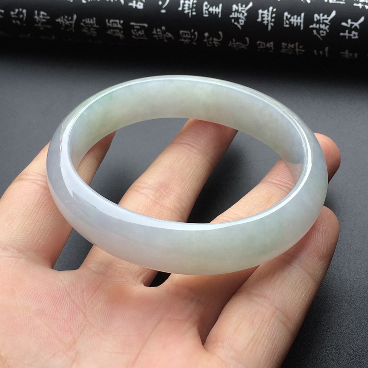 糯冰种晴水贵妃镯（57.6mm-51.7mm）