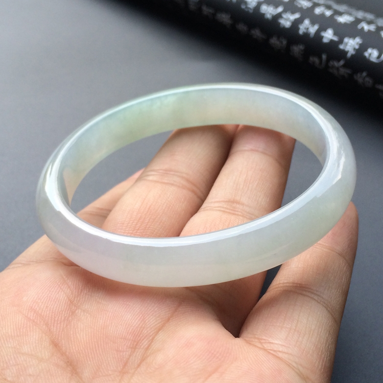 （超值推荐）糯冰种淡晴水贵妃镯（59.2mm-50nmm）