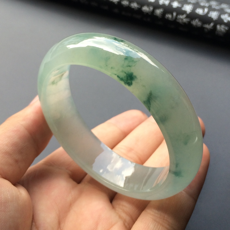 （超值推荐）冰种飘花手镯（57.5mm）