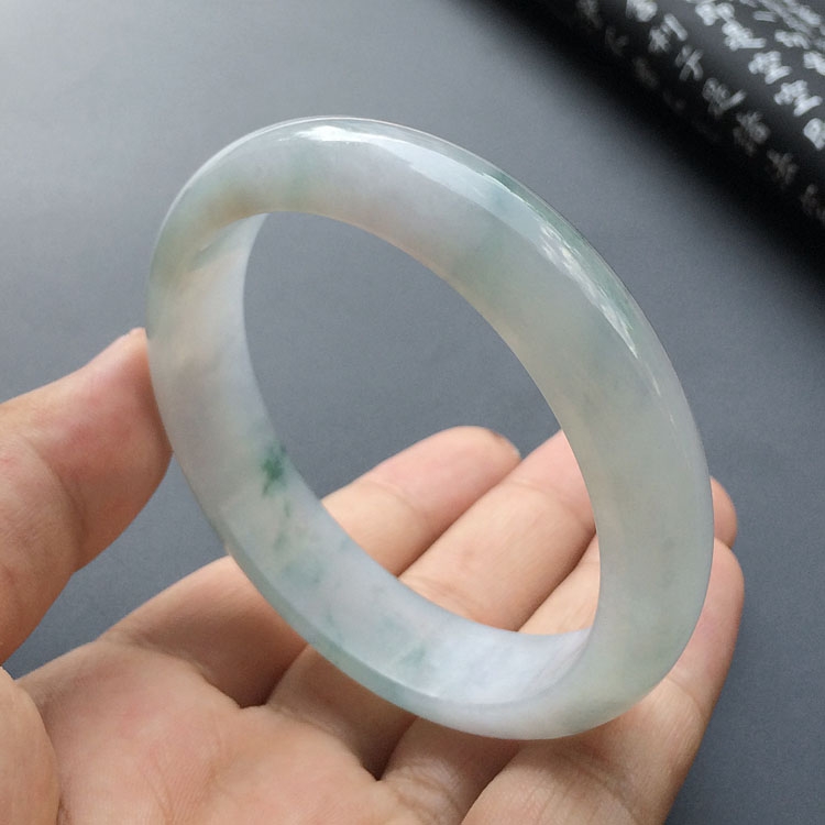 （超值推荐）糯冰种飘花手镯（58.1mm）