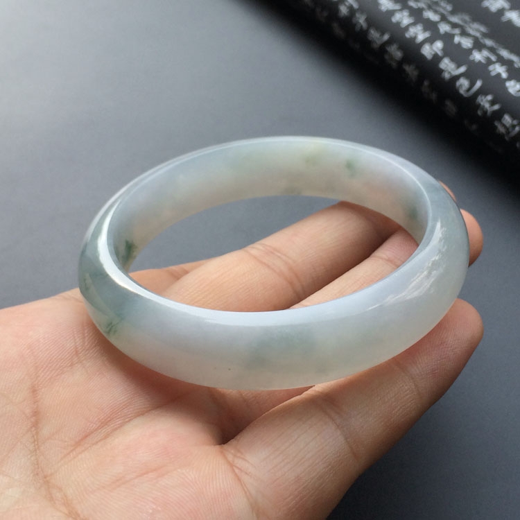 （超值推荐）糯冰种飘花手镯（58.1mm）