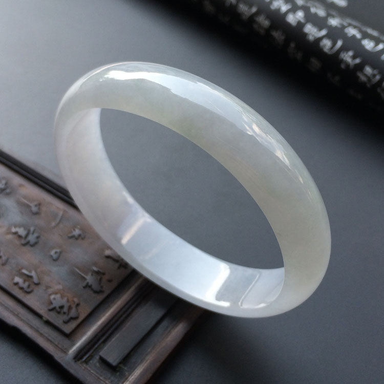 (超值推荐)糯冰种淡晴水贵妃手镯(58.2mm-51mm)