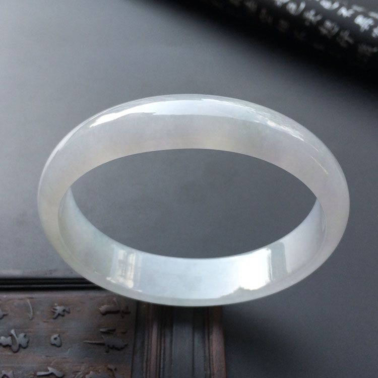 (超值推荐)糯冰种淡晴水贵妃手镯(58.2mm-51mm)