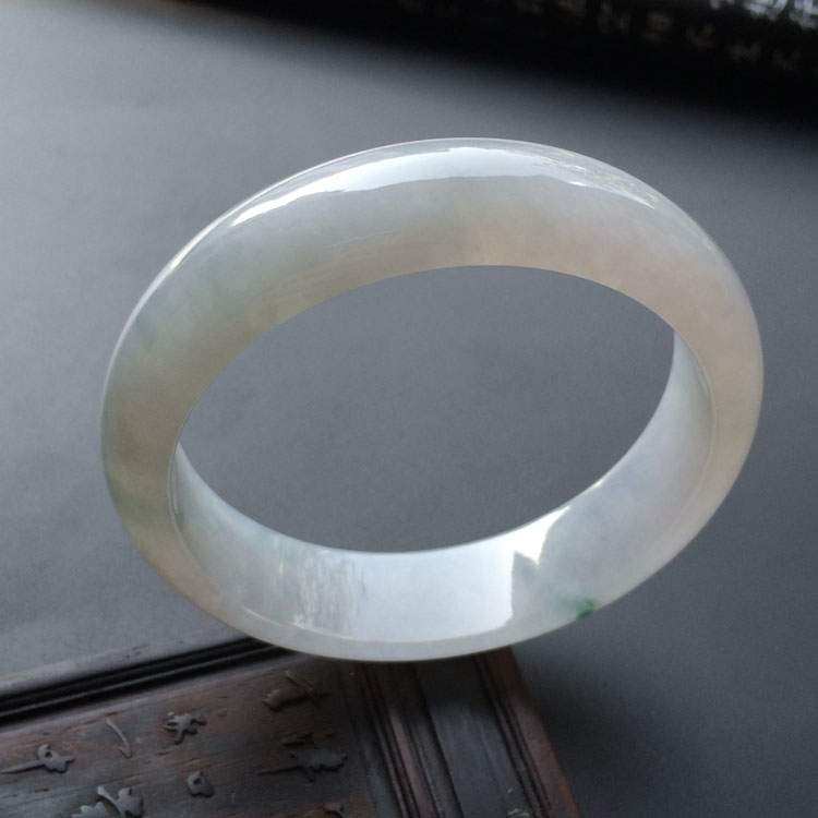 糯冰种略飘花手镯（58.2mm）