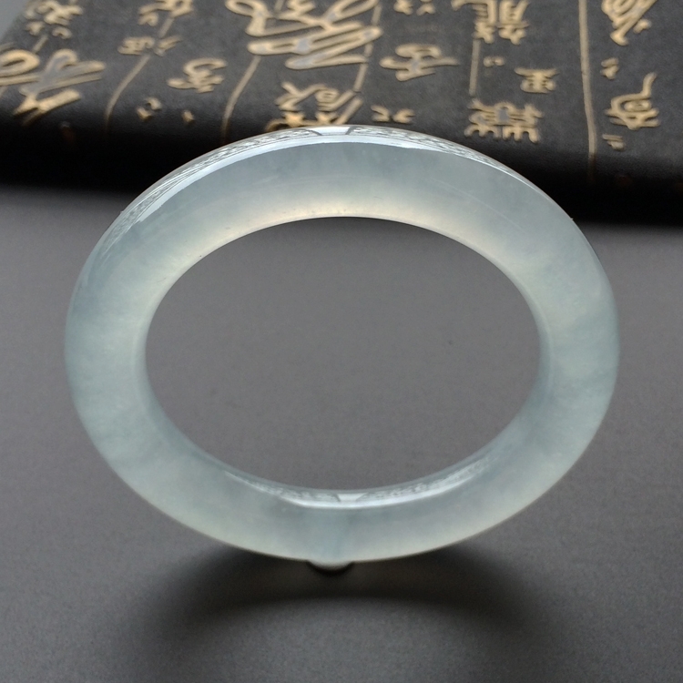 (超值推荐)冰种淡晴水圆条手镯(56.4mm)