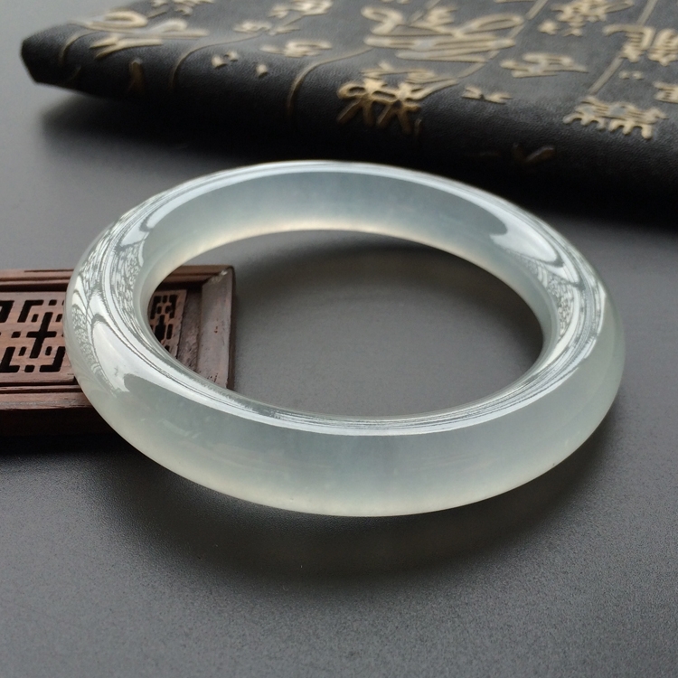 (超值推荐)冰种淡晴水圆条手镯(56.4mm)
