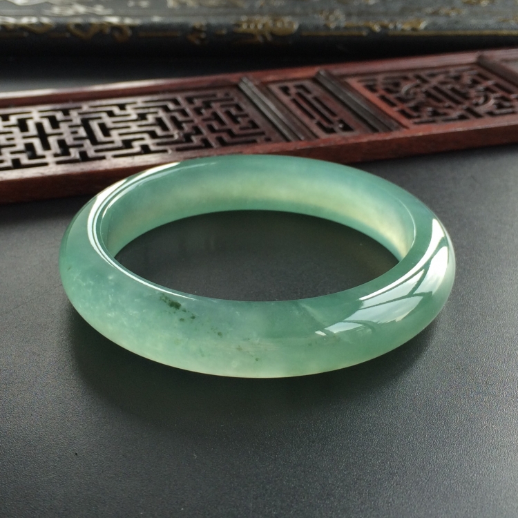 (超值推荐)冰种晴水略飘花手镯(56.1mm)