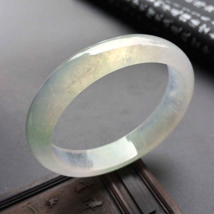 （超值推荐）冰种略飘花贵妃镯（55.3mm-49mm）