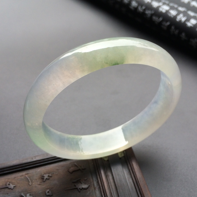 （超值推荐）冰种略飘花贵妃镯（55.3mm-49mm）