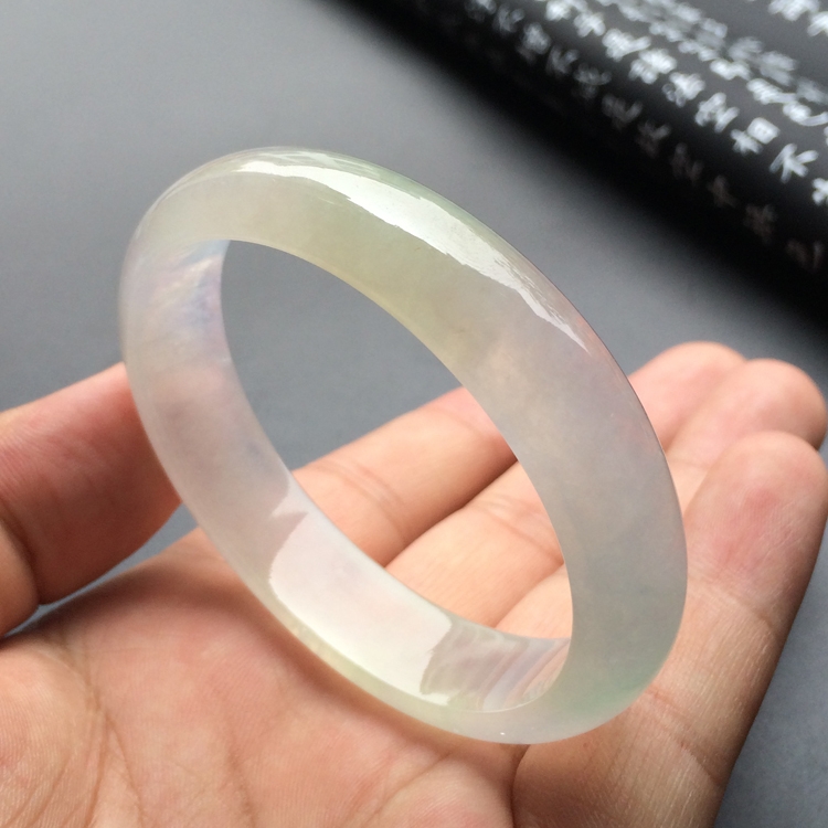 （超值推荐）冰种略飘花贵妃镯（55.3mm-49mm）