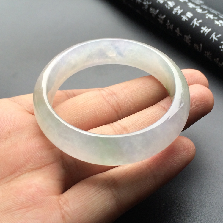 （超值推荐）冰种略飘花贵妃镯（55.3mm-49mm）