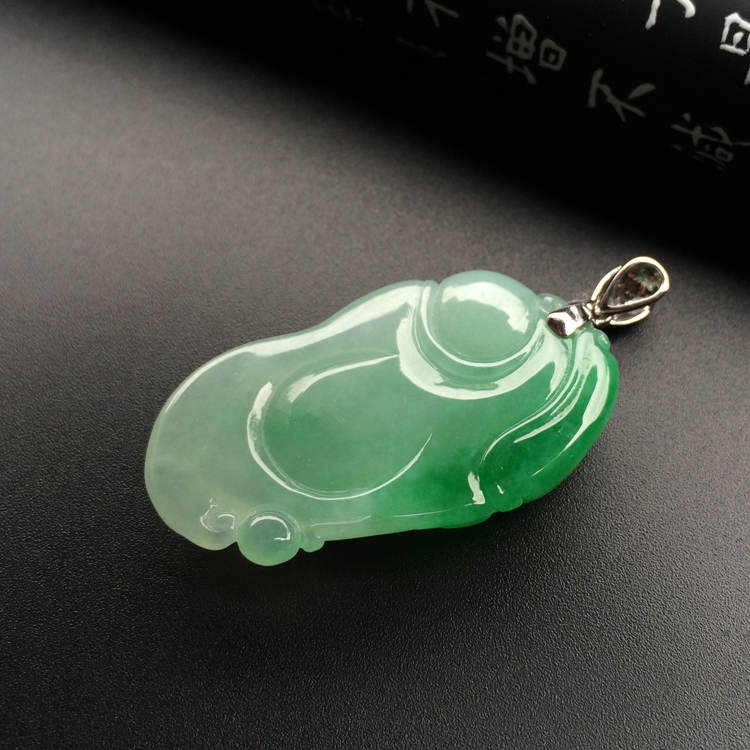 糯冰种翠色逍遥佛挂件