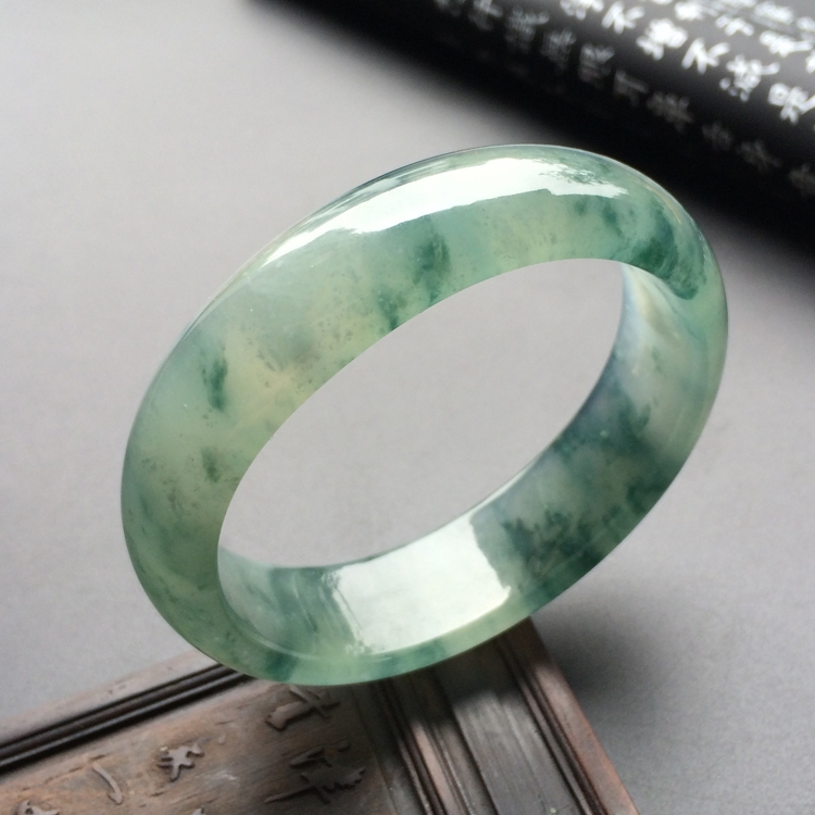 (超值推荐)冰种飘花贵妃手镯(52.7mm-45.7mm)