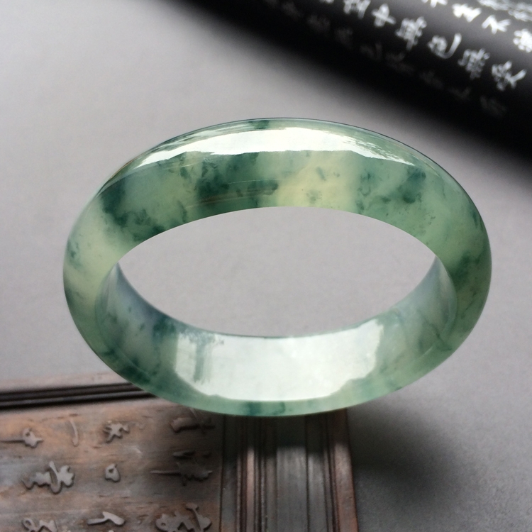 (超值推荐)冰种飘花贵妃手镯(52.7mm-45.7mm)
