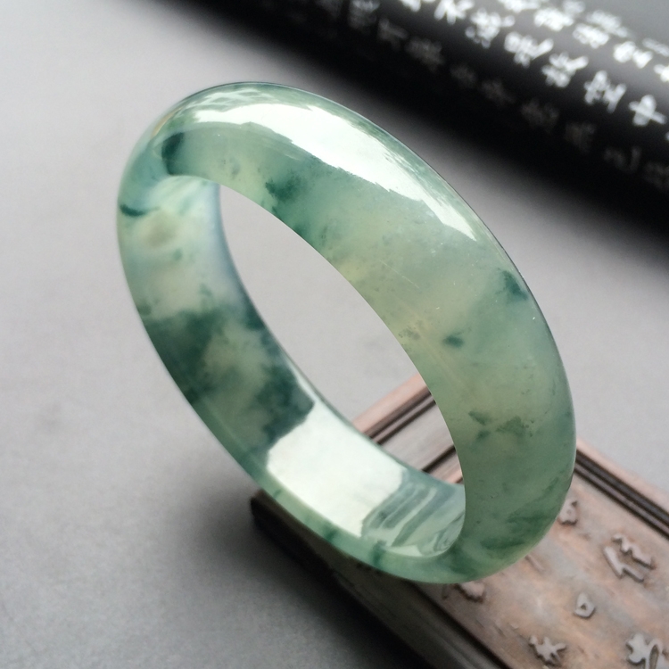 (超值推荐)冰种飘花贵妃手镯(52.7mm-45.7mm)