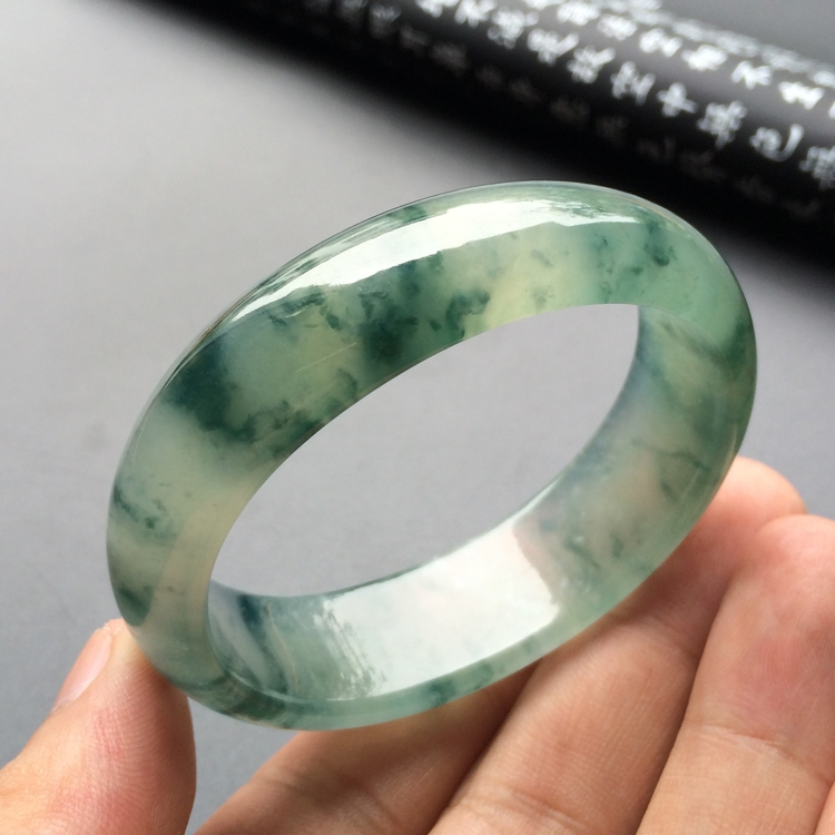 (超值推荐)冰种飘花贵妃手镯(52.7mm-45.7mm)